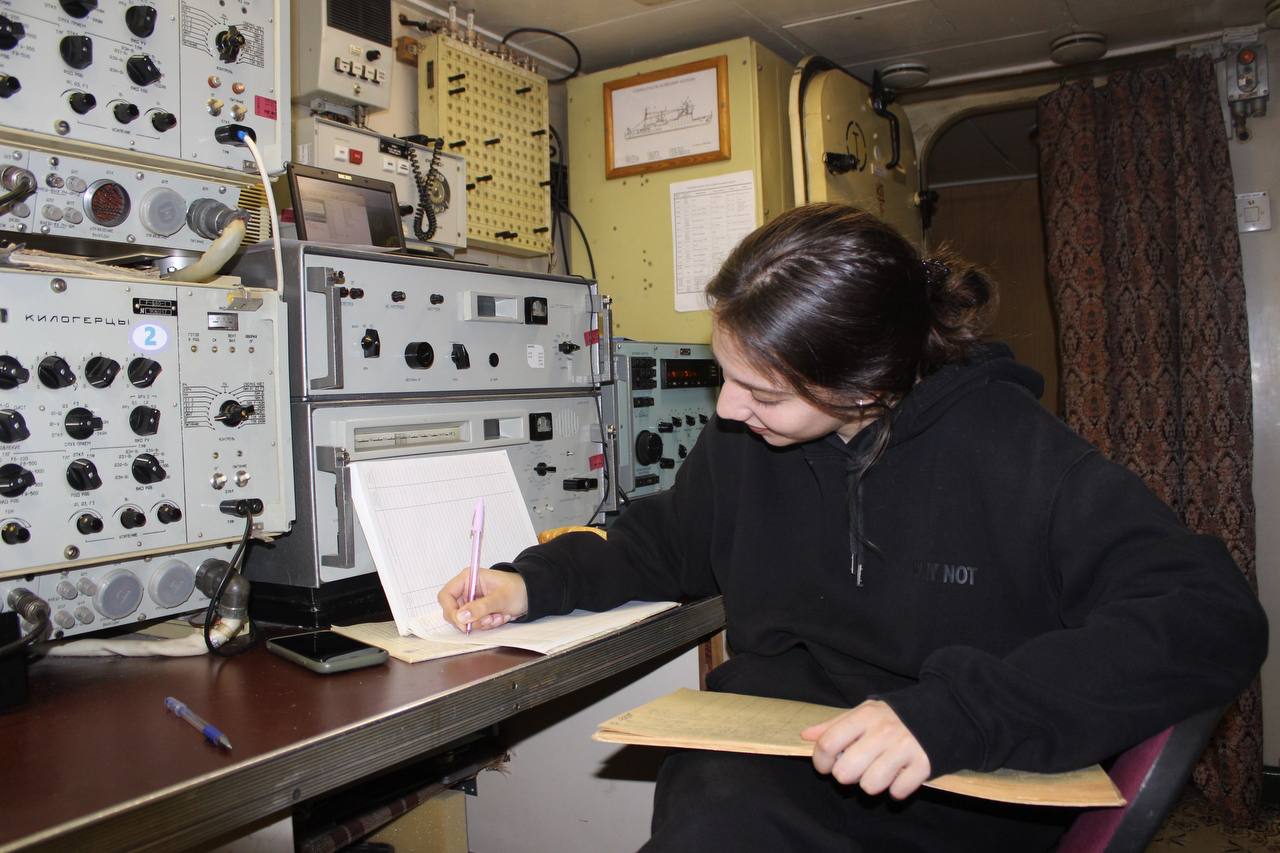 Радиосвязь и электрорадионавигация морского флота